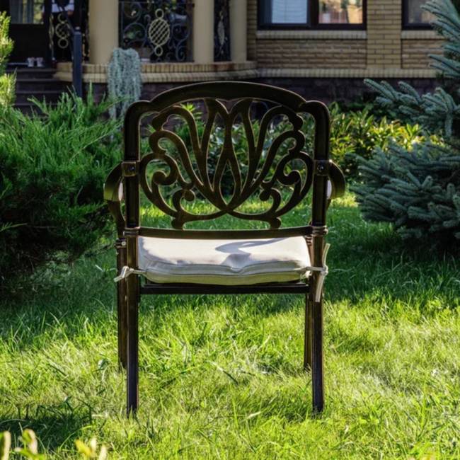 Обеденное кресло WILHELM из литого алюминия Обеденное кресло WILHELM из литого алюминия