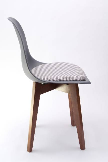 Стол Сканди 120 орех со стульями Сашш орех серый ГЛ Стол Сканди 120 орех со стульями Сашш орех серый ГЛ